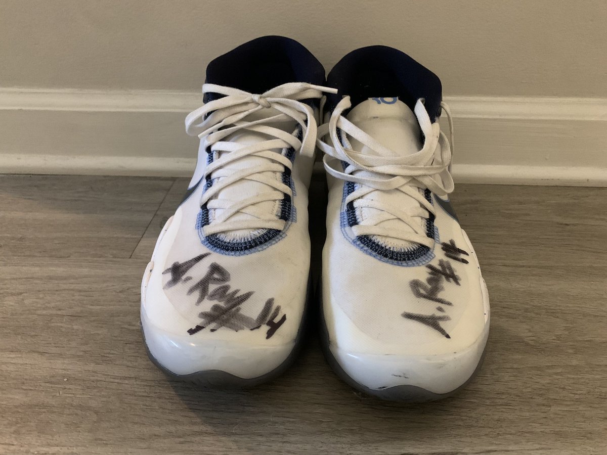 ARayfor3's tweet photo. Villanova PE exclusive KD 12 worn and signed by me along with a signed rookie card. I will pick 2 random people 1 shoe and 1 card each. For a chance to win:
 
1. Follow @ARayfor3 
2. ❤️ and RT this tweet
3. Reply to this tweet with your fav Wildcat past or present

Good Luck 🤞🏽 https://t.co/Lyzpz9ev6s