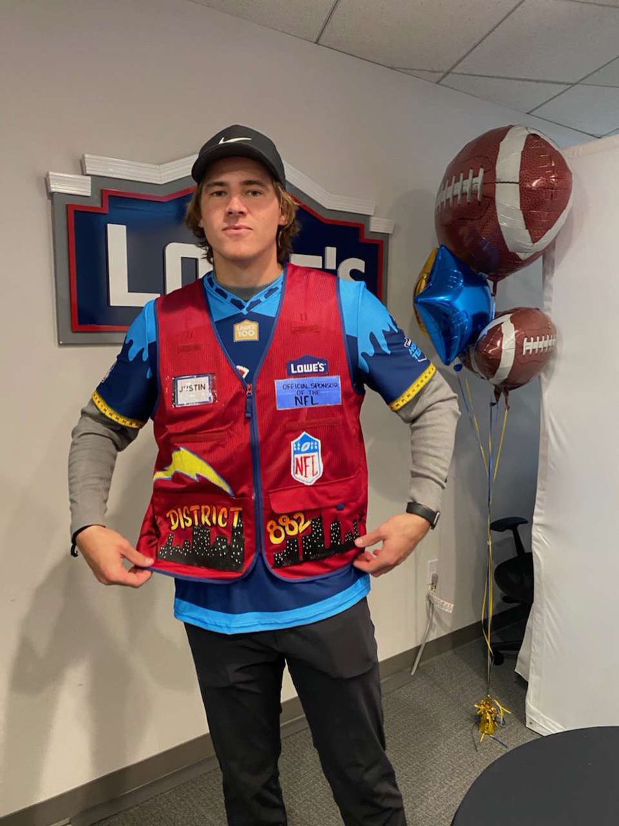 hectorddays's tweet photo. Buddy that works at Lowe’s just sent me this 🥲 @chargers https://t.co/BCnTQBC93O