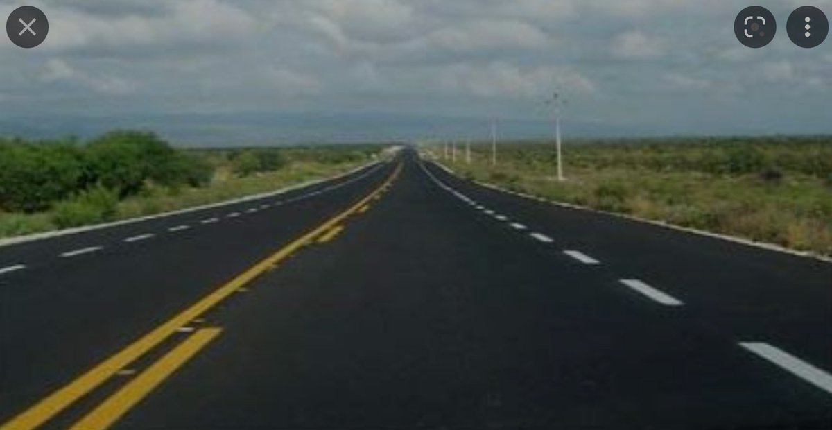 sjpabloro's tweet photo. @sergiooliveiram máster, que significan las líneas discontinuas hacia el acotamiento? En coahuila las usamos cuando vemos que un auto viene rebasando, como cortesía talvez, pero no encuentro la versión oficial en algún reglamento. https://t.co/eIS3Pf7b1o
