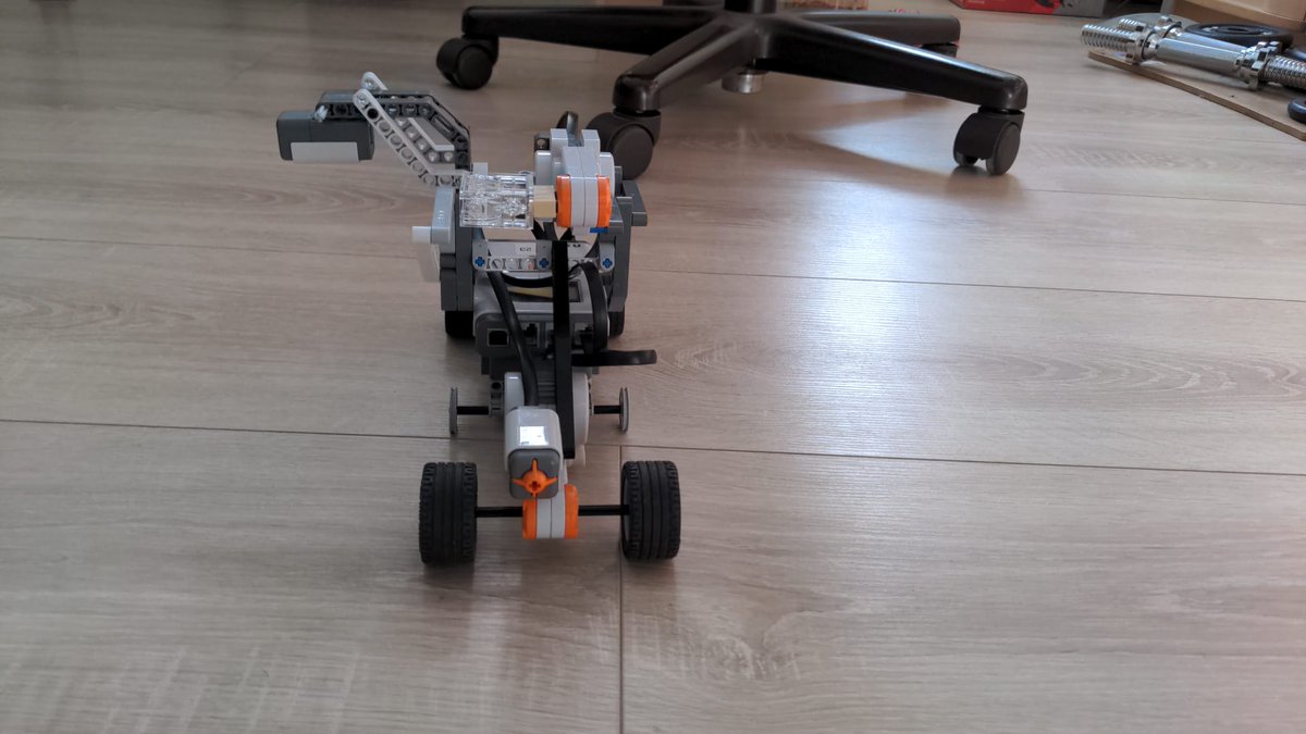 2022Lego's tweet photo. First prototype! https://t.co/nGRA0Lgn1n