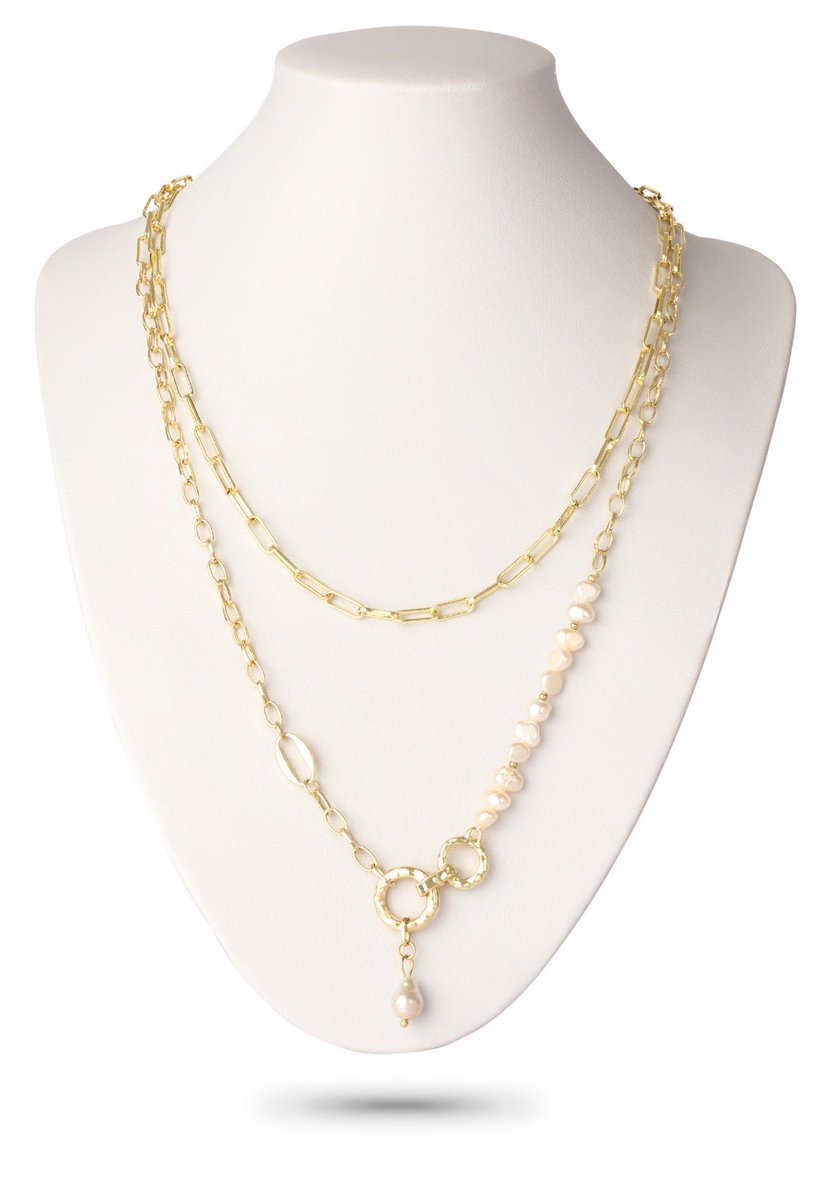 FashionCapsule1's tweet photo. Double Layered Natural Pearl and Chain Necklace. Gift for her 😍🎁

Shop Now: https://t.co/RBveeJkANP

#cute #necklaces #jewelry #pearl #Chain #fashionblogger #fashionstyle #necklaces #jewelryaddict https://t.co/RMmwtCUrmR