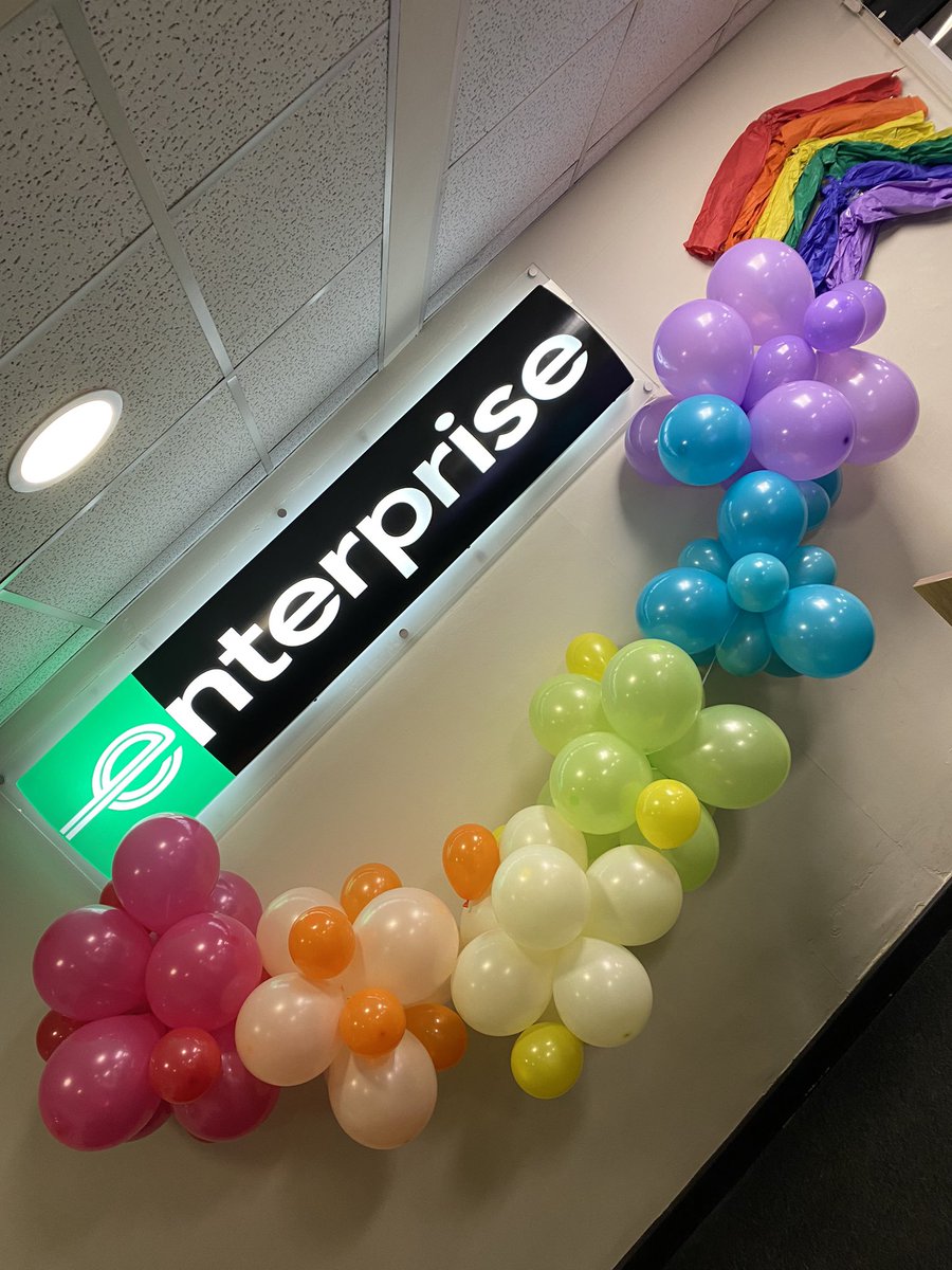 duerden_amy's tweet photo. U330 getting involved💚 @U3ENTERPRIDE #LGBTHM22
@jackhenebery @BilalERAC @CharnelleErac @TomblackU3 @ConorMcneillie @EmilyatERAC https://t.co/W2lIWfJeu5