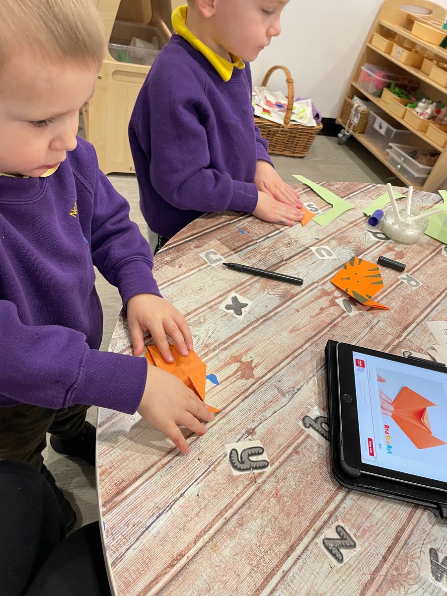 We also tried paper folding tigers! The children used the iPad to follow the folding steps and concentrated well! 🐯#ChineseNewYear2022 #paperfoldingcrafts