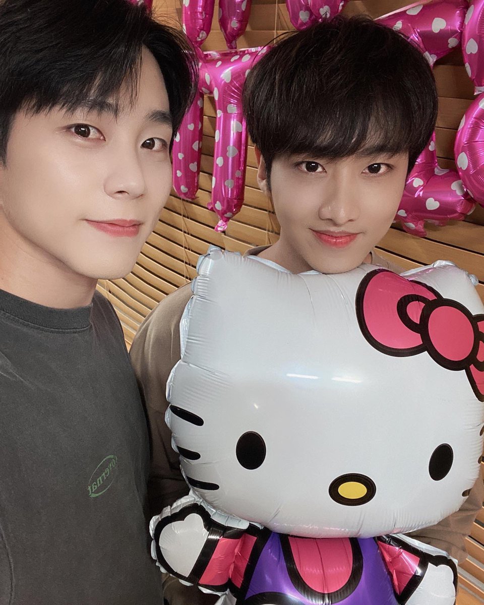4leedongwon's tweet photo. inseong~
enlist safely, take care and we will wait for your return 💗 https://t.co/J2S5IEoDHO