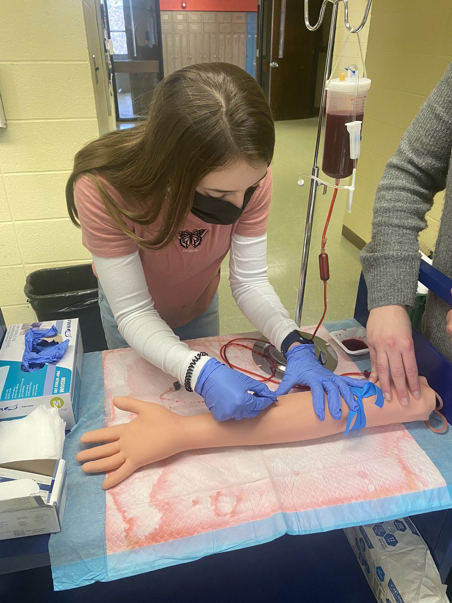 Students practiced their phlebotomy skills in biomed last week! 🩸
