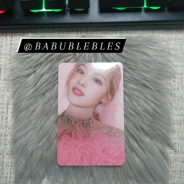 BABUBLEBLES's tweet photo. ✨ ic / interest check! ✨

↪ Formula of love photocards
↪ Has flaws (lines due to album placement)

tags: fol pcs formula of love jeongyeon specs momo sana chaeyoung finger heart full of love explosion study of love ver. https://t.co/O7yJCAgEsu