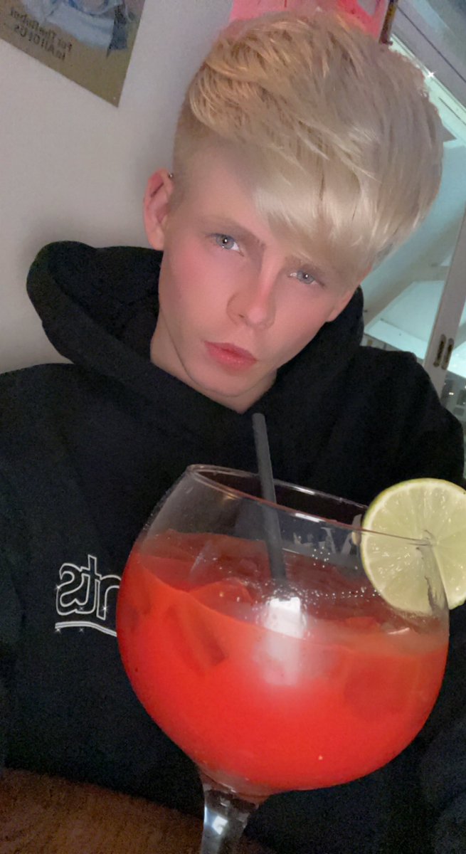 Kane_Larkin_'s tweet photo. Come on bitch. Let’s get wasted. https://t.co/BUXWCFgWjg