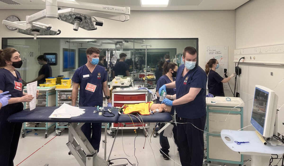 ⁦@IrishEMtrainees⁩ at CSTEM simulation day in ⁦@RCSI_SIM⁩ mock OR today. Complex cases including components of #ZeroPointSurvey #StressInoculation and bringing #AviationSimulation to #EmergencyMedicine & #CriticalCare