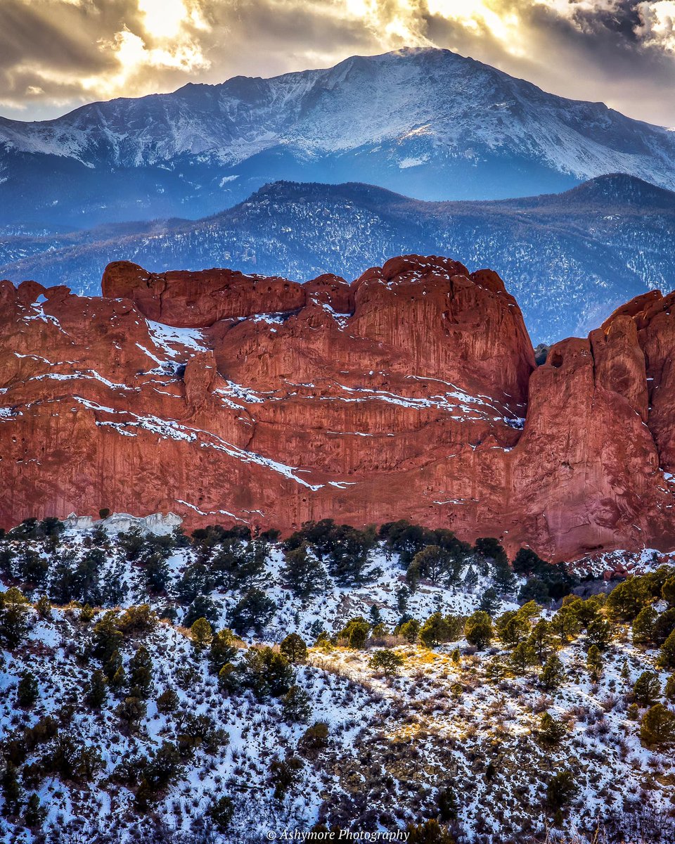 DenverChannel's tweet image. America's Mountain overlooks the Garden of the Gods 🌄

(📸 : Samuel Ashmore/Ashymore Photography | See more Colorado photography: facebook.com/groups/OurCO)