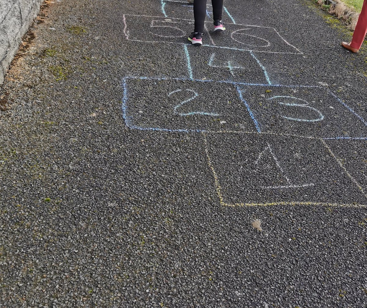 SuzanneMcV's tweet photo. A very different lesson plan today  #GrossMotor https://t.co/1bPZIMDzy3