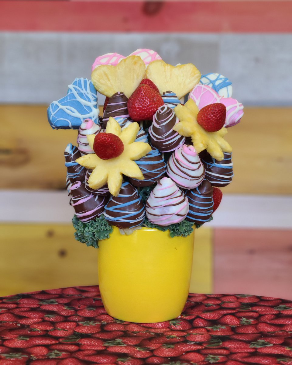 fruit_nl's tweet photo. Valentine's Day is just around the corner!
HINT HINT.. 😉

Tag someone below so you can give them a hint of what you want this year!💕🍓 

Give us a call to place your order for pickup or delivery: (709) 237-8222, or order online through our website: https://t.co/4N8KbviD1R! https://t.co/b91t9izWyT