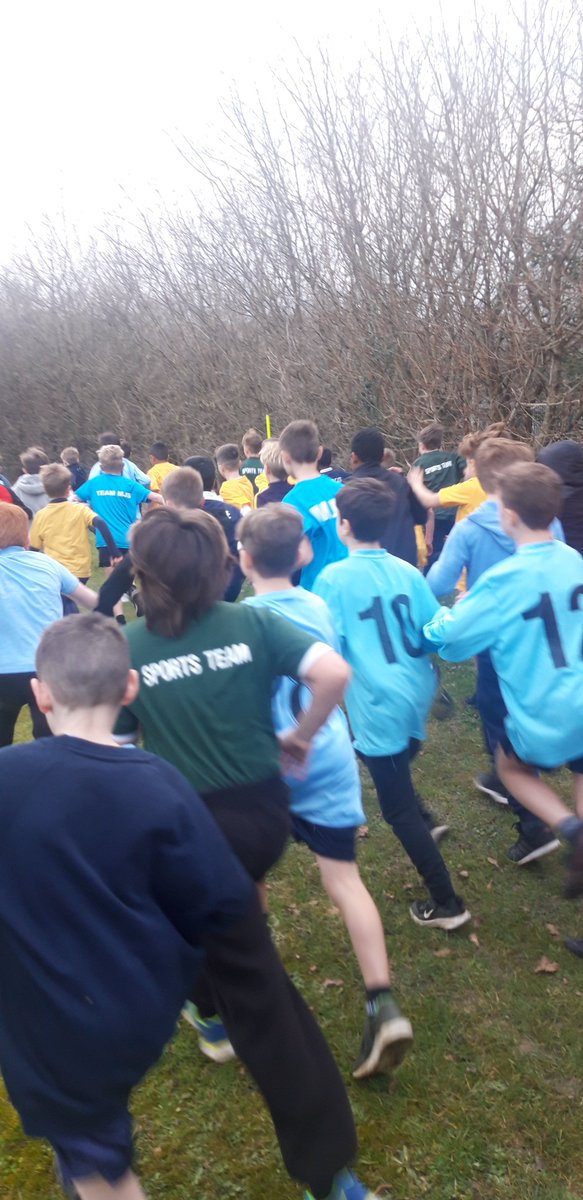0ver 150 pupils took part in The Crawley Yr5 X Country race. Congratulations to all who took part and well done to those who qaulified for the Sussex Finals in March. Thank you to the Oriel Leaders and staff for making the event happen. #CrawleySchGames <a href="/Oriel_PE/">Oriel PE</a>