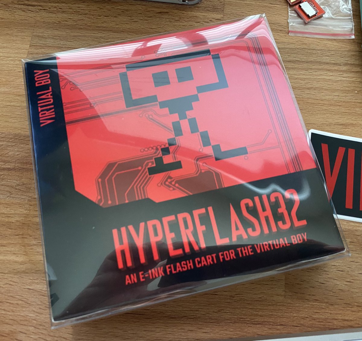 ArielAces's tweet photo. Oh yeah it came in earlier than expected! It’s VR game on! @mellott124 hooked it up!! The #HyperFlash32 is extremely well made. The e-ink screen is 🔥! #VirtualBoy https://t.co/hoxXpREUs8