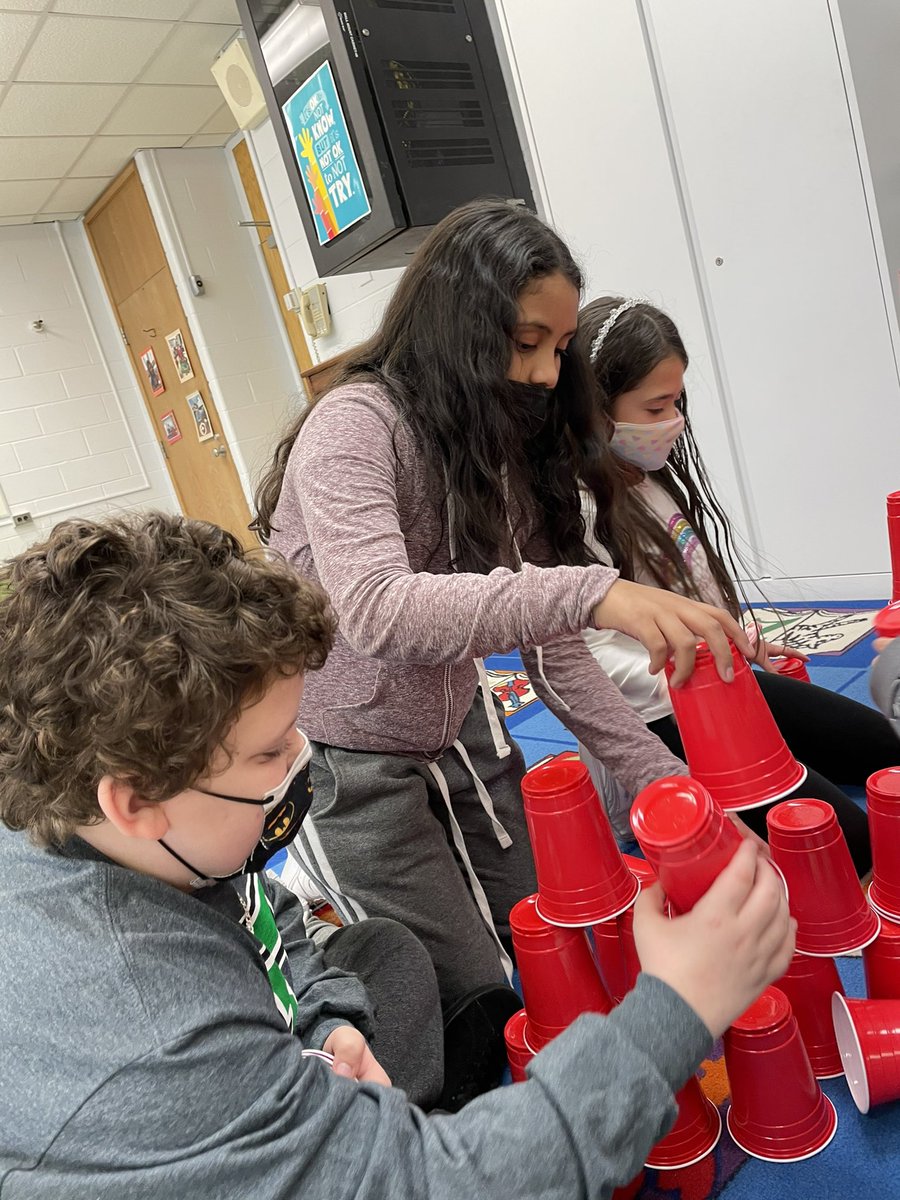 Working together in Innovation Lab to complete hands on activities! We had so much fun. <a href="/SEMenrichment/">Mrs.DeTommaso</a> <a href="/semlibrary/">sem library</a>