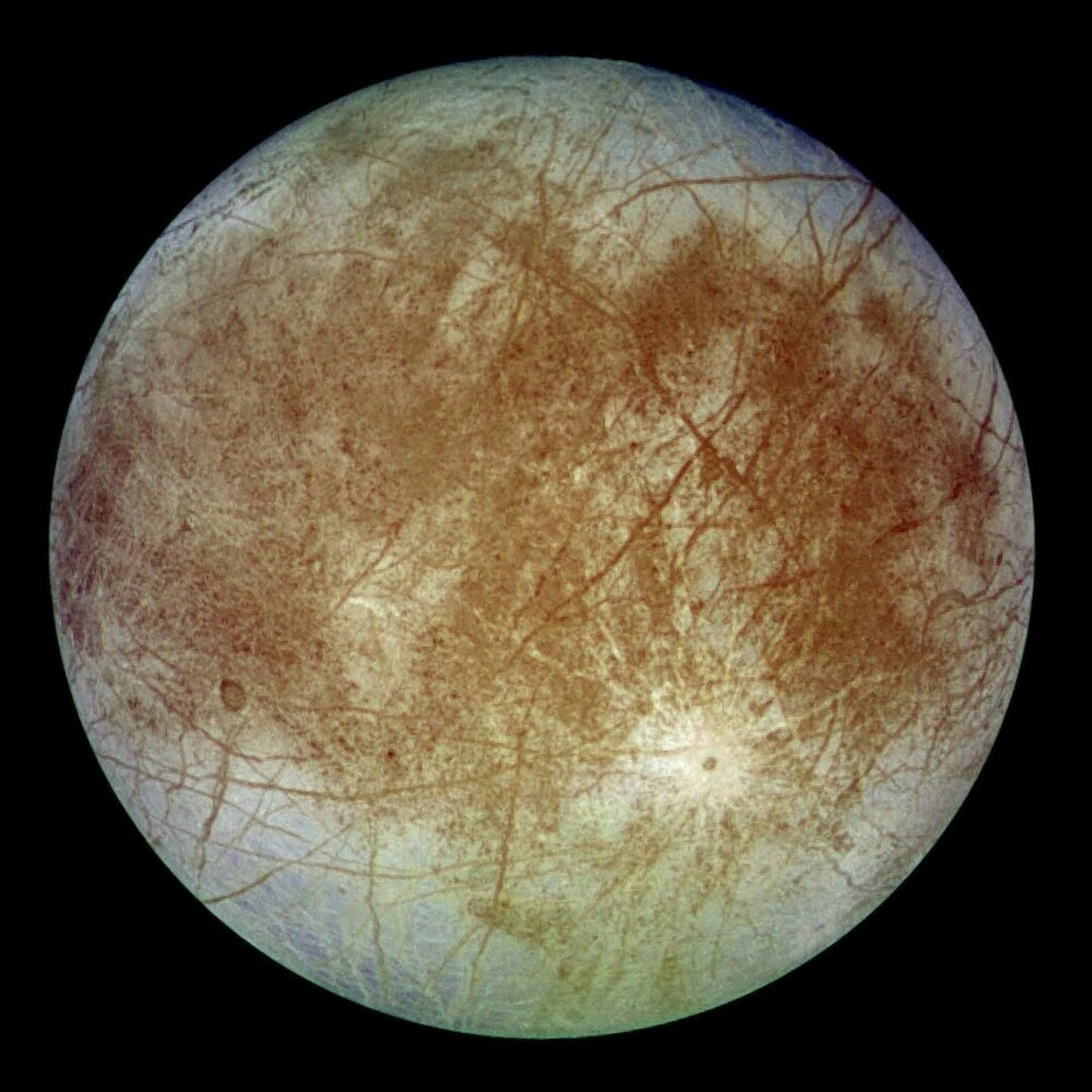 Welcome to Moondays! Where we talk about a special moon every-other Monday. 

Today we talk about: Europa - one of Jupiter’s MANY moons. Europa has a 10-15 mile thick icy crust and below the crust a 40-100 mile deep ocean. This would mean Europa could ha… instagr.am/p/CZsE8_iDCgg/