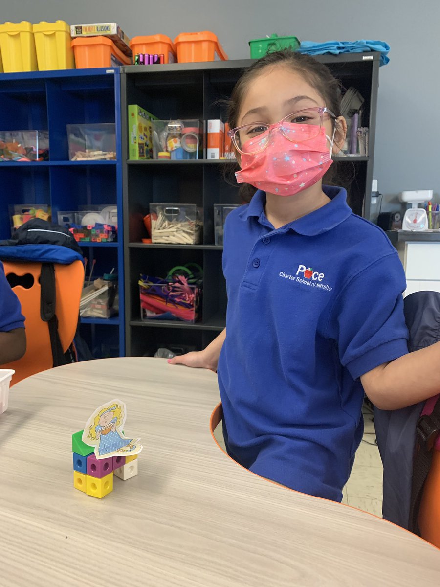 MereHarrison123's tweet photo. My First Graders loved Just-Right Chair for Goldilocks. They had a plan and made it happen. #steam #stem #snapcubes https://t.co/Jw5jIVaHnJ