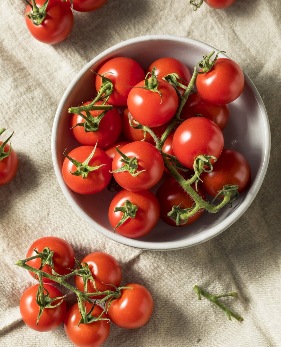Let the aroma fill the kitchen

#tomatoes #tomatoesonavine #cooking #produce #tomatorecipes