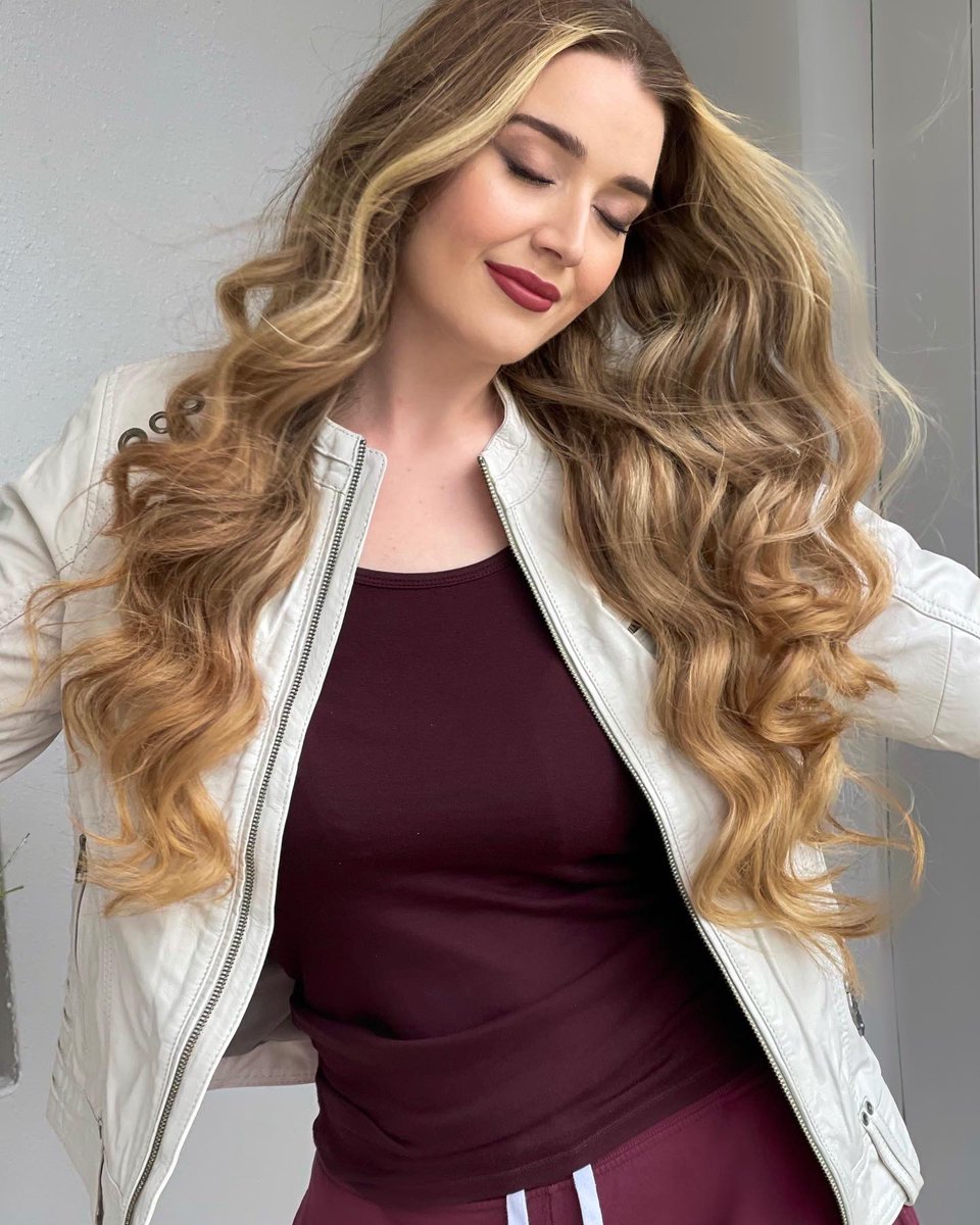 Caylana's tweet photo. Having a good hair day😄Swipe😉
#happymonday https://t.co/LVvgwT6BcO