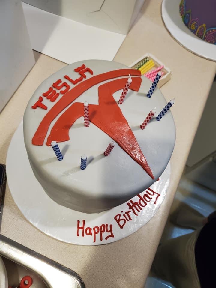 JohnDerek22k's tweet photo. @elonmusk Tesla surprise birthday party that my family put on for me https://t.co/99PeiEpiBZ