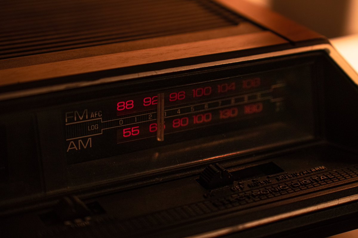 6ixCinema's tweet photo. Picked up this vintage clock-radio from value village yesterday… had to take some photos 👌🏽 #vintage #clockradio #valuevillage #photooftheday https://t.co/Lk15BKLDsI