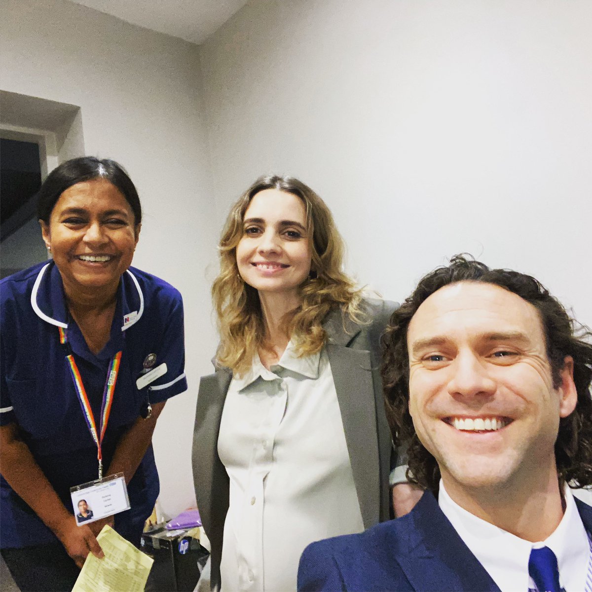 TheGlenFox's tweet photo. Great First day on #bbcdoctors with these Dreams! #proud to join the ranks! https://t.co/D6igXJvr0R