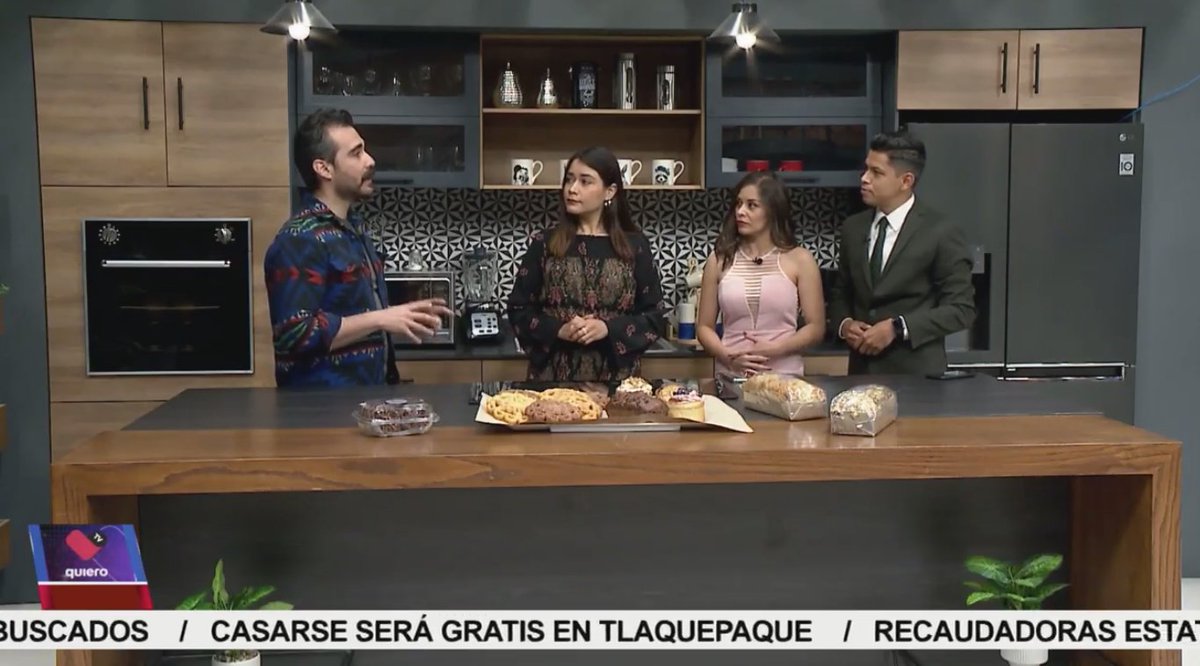 quierotv_gdl's tweet photo. #LaGulaSabatina
Desde la La Magnifica Churrería, nos acompaña #DavidMeza con unos deliciosos panes 🥐🥯🥔🥖
¡Míralo, se te hará agua la boca! 🤤
#quieronoticias con @_PaolaOrtegaA, @Kevin_Esqueda y #VanesaFlores
#Míralo: https://t.co/PLOvYeEnRX https://t.co/TxidgDp7QJ