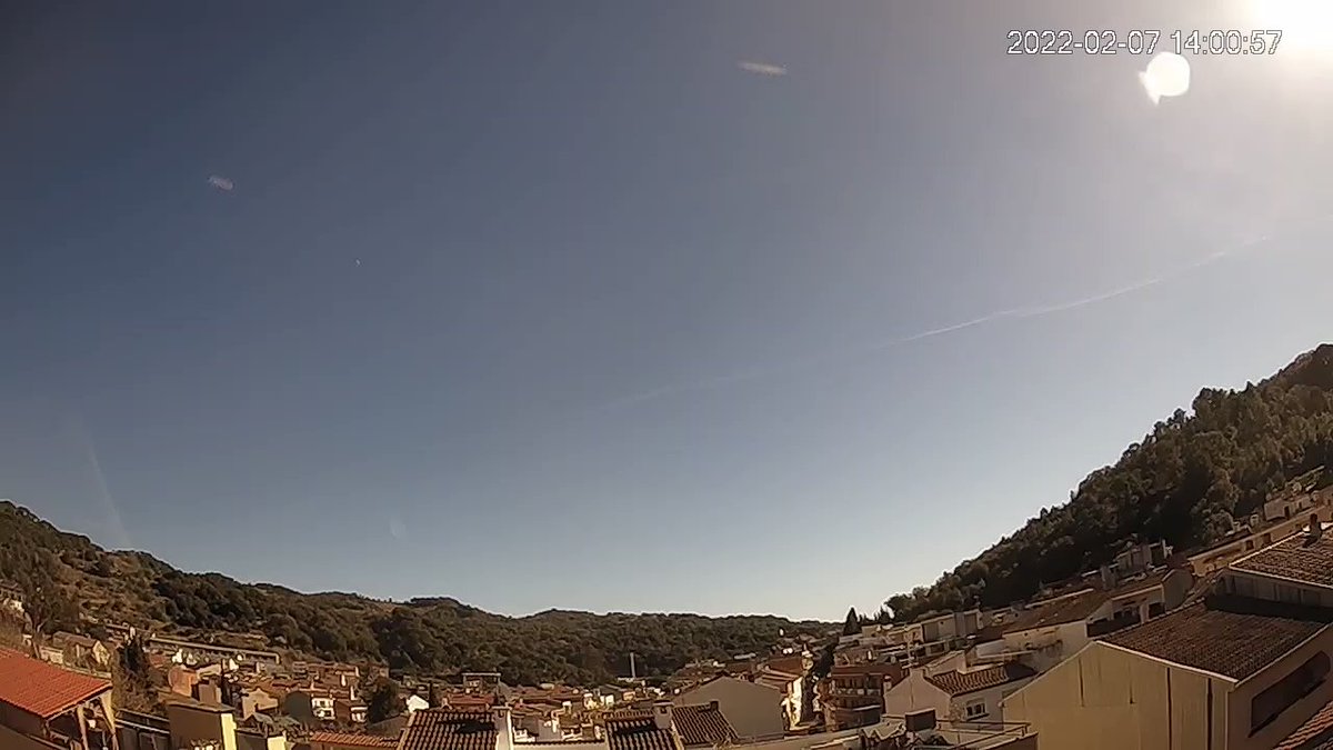 MeteoAdM's tweet photo. #Bonvespre des de la part alta d' #ArenysdeMunt Avui hem seguit amb l'#eternanticicló amb un ambient ben ☀️, acompanyada d'alguna pinzellada de ☁️ prim a la #tarda i més bonança tèrmica al #migdia #Batec @FoscaClara @epicjoan1 @Esteve_TorrentF #7feb2022 #hivernastronòmic https://t.co/QSyRMQKzyI
