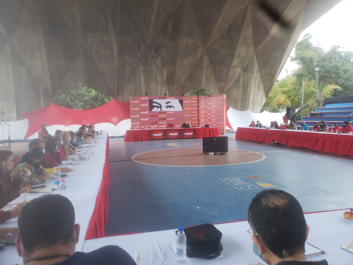 eduardopiate2's tweet photo. Aquí estamos hoy lunes 7 de febrero, en la reunión de la Dirección Nacional del @PartidoPSUV, nos preparamos para el V Congreso del Partido @NicolasMaduro @dcabellor @PSUVEnApure https://t.co/kDgxGYnkYh