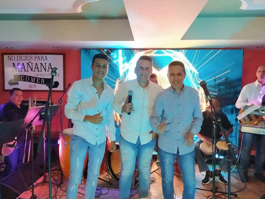 EmirjosePR's tweet photo. ORQUESTA LIDER DE BQTO!🎶 son más de 30 años junto a uds, con un amplio repertorio musical‼️ salsa, merengue, cumbia, pasodobles, hora loca y mucho más!! bodas, cumpleaños, 15 años, fiestas empresariales y más!💯 IG: @orquestalider91 contrataciones: 0414-5331394!📲 #SALSIFICATE. https://t.co/8kULO6W6eG