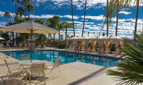 PCRlifestyle's tweet photo. PCR 2022 Top #LifestyleCommunity Spotlight! Palmas Del Sol East is a 55+ gated community in Apache Junction, AZ with a milti-million dollar clubhouse and array of luxury amenities designed for #activeadults. Learn more https://t.co/JExraniquc #TopCommunities https://t.co/Z1toiDcHix