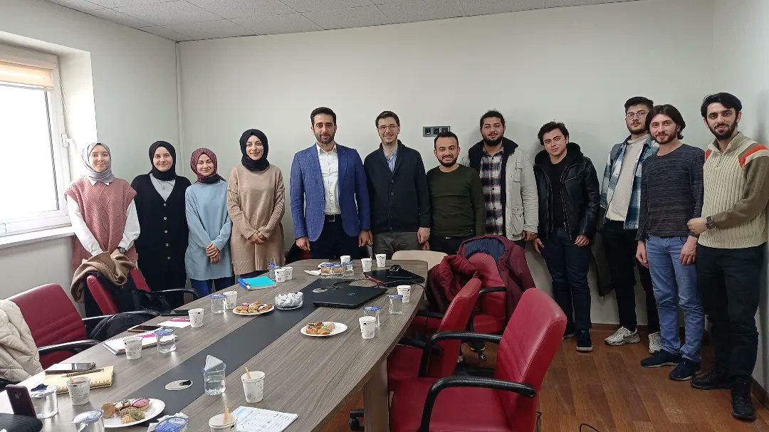 GenclikHamlesi's tweet photo. Matech Akademi Şirketimiz ve Gençlik Hamlesi işbirliği ile başlattığımız yazılım ekibimiz ile ilk toplantımızı gerçekleştirdik. 

Belirlediğimiz yol haritaları ile Türkiye'deki gençlerimize hem yazılımı sevdirmeyi hem de bu yolda kazanç sağlamalarını hedefliyoruz. https://t.co/UGHYoWrDY7