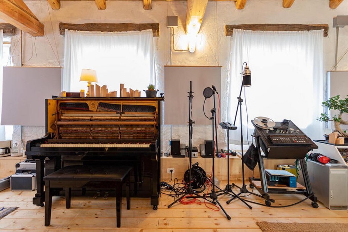 Looking for a destination studio to record at? 

We have hundreds of the most unique destination studios on <a href="/studiotimeio/">Studiotime</a>, like this residential studio in Italy. 

studiotime.io/l/ursa-major-r…