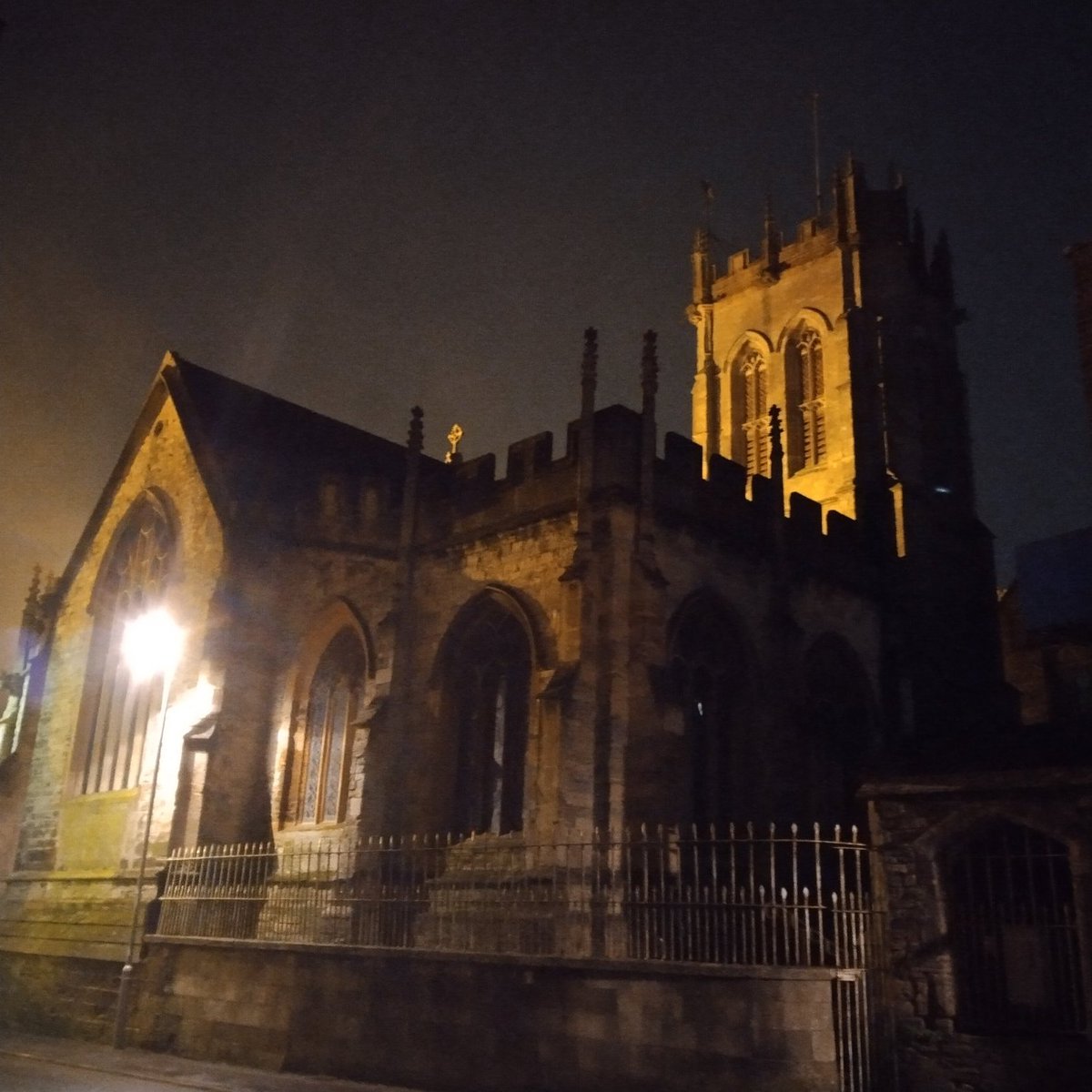 It's a slightly damp and miserable evening in #Dorchester, but the ringers of St Peter's have gathered for the weekly #bellringing practice. Lots of touches of Plain Bob Minor; bobs for Helen, singles for Kate. Eynesbury and Huntley Doubles for everyone else.
#Dorset #Dorsethour