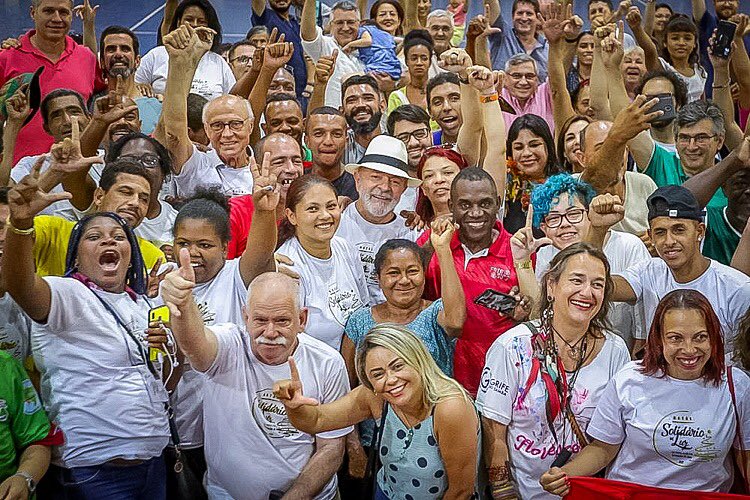 esuplicy's tweet image. Os Movimentos da #PopulaçãoemSituaçãodeRua estão com #LulaPresidente. Para formalizar o apoio, eu me ofereci para entregar ao @LulaOficial uma carta com assinatura das principais lideranças do Movimento com pontos importantes que podem ser agregados ao programa de Governo.