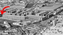 En la fría mañana del 17 de febrero de 1966, párroco D. Luis Muñoz Díaz, señalaba con su mano un punto concreto de un solar vacío situado en la calle Maestro Arrieta, de la barriada de Santa Cecilia.  @stajustayrufina  @Archisevilla1  #sevilla  #triana  #historiadetriana  #Efemerides