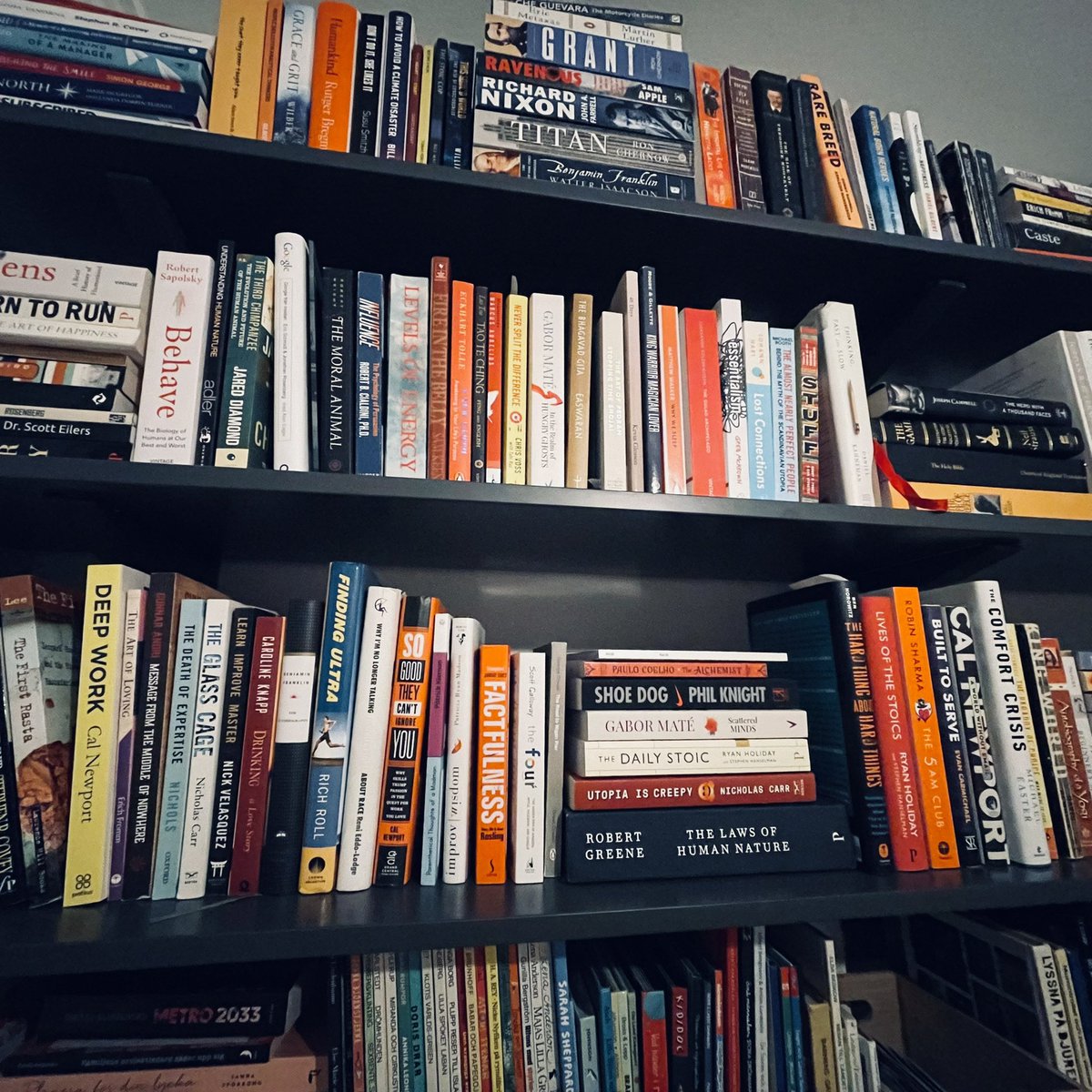poorbjorn's tweet photo. “Never trust anyone whose TV is bigger than their book shelf.”
- Emilia Clarke

#reading #nonfiction #books https://t.co/WuLHDR6psm