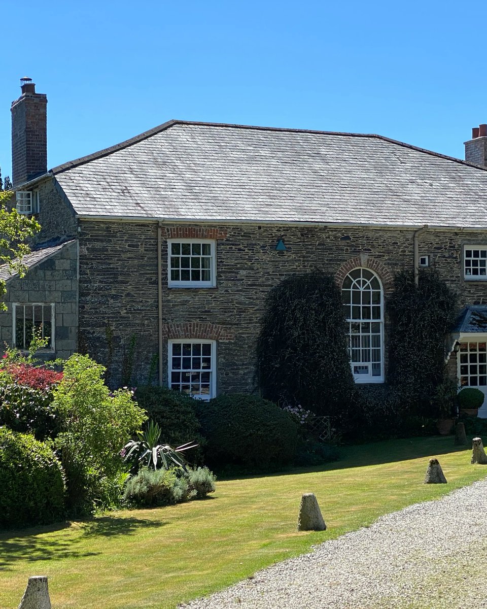 Planning your next UK getaway? You could save up to 15% with our fabulous special discounts. From a cosy cottage in the Cotswolds to spending time with loved ones by the coast in Cornwall, a selection of our design-led spaces have up to 15%: sandandstoneescapes.com/sand-stone-spe…