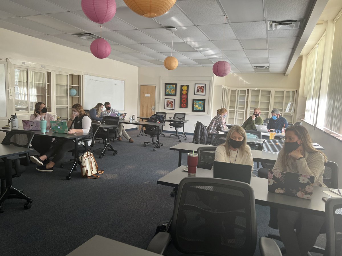 tjnix's tweet photo. Great day of thinking and learning with #kcstpack coaches. I am always energized and enriched by the conversation and discussion. @KnoxSchools @KCSInstruction https://t.co/nxrJwib3hJ