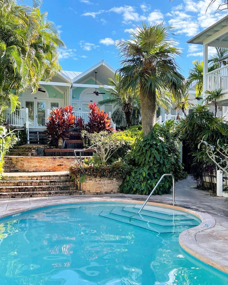 MarquesaHotel's tweet photo. Start your week at the office or by the pool, the choice is yours. Buy the ticket, come to Key West. https://t.co/gd7trgVdnz
#KeyWest #marquesaKW #MarquesaTime https://t.co/SbC5cPFGsR