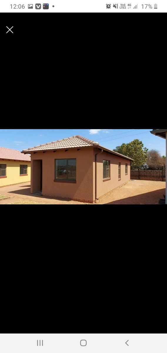 TOPBOY16990946's tweet photo. @being_nocturnal @libraN2K @ribz_rb This  3 bedroom small yard cost 650 000 plus bank (loan interest) 20 years to pay you can die without even securing a stand for your family it's  deadly risk https://t.co/L7AEMwSEpH