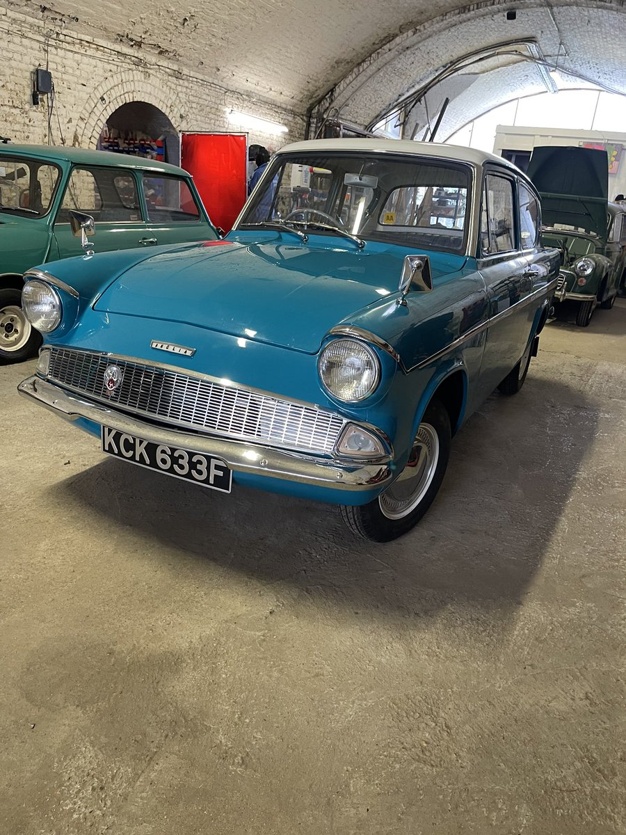B_McBeardface's tweet photo. And a Karmann Ghia…most converted using old #Leaf parts. Had a drive around #ParliamentSquare, #HorseGuards, #AdmiraltyArch, Home Office, #BuckHouse etc. saw the PMs motorcade.
Thank you for yous hospitality 🙏 https://t.co/yA35hSriBV