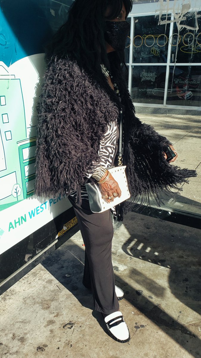 jaimele321's tweet photo. Pittsburgh, 2022
https://t.co/BsC9WnCiPO
#streetphotography #candid #streetportrait #fur #jewelry #pittsburgh https://t.co/DhXFty8NVa