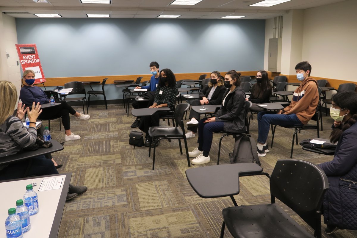 ASCareersuccess's tweet photo. We recently hosted a panel of professionals from the BioTech industry. This group of pros shared industry updates, career advice, and discussed the future of BioTech with an engaged group of students. #ASCCareerSuccess @WorkatMedpace @AndelynBio https://t.co/1FkDbtNtW9