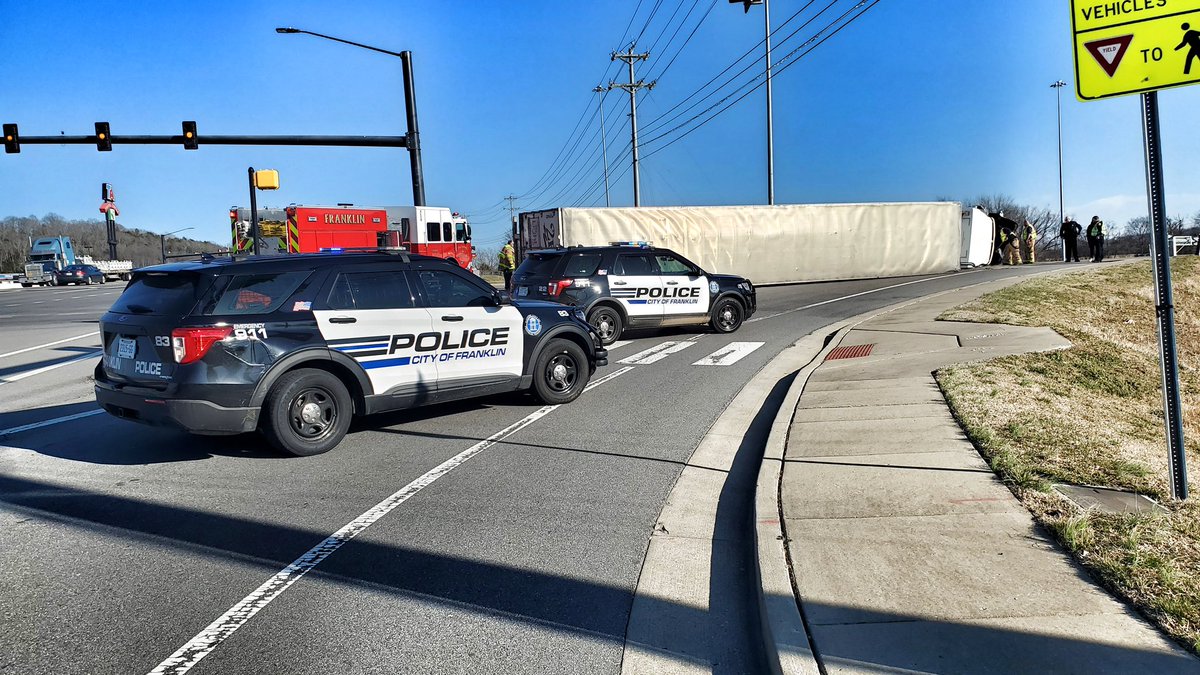 FranklinTNPD's tweet photo. Here’s a #HappeningNow #FPDKnowBeforeYouGo Traffic Alert: This is the S/B ramp to I-65 from Goose Creek (Peytonsville Rd). The ramp’s passable, but down to one lane while workers remedy this overturned semi that was hauling aluminum. There may be intermittent closures of the ramp https://t.co/dFmyLekkC1