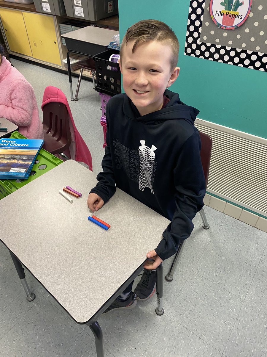 teach2parker's tweet photo. Use concrete manipulatives to visualize and enhance students’ understanding of fraction concepts in 3rd grade at Hamilton Elementary. @gwebb1313 @amstiuna https://t.co/5xX48QPdTZ