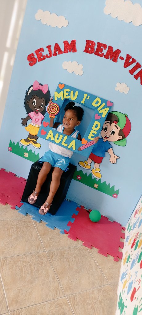 64jotta's tweet photo. A realidade de um sonho meu 🎶👨‍👧🎁🎀 https://t.co/nMRq1NFJIC