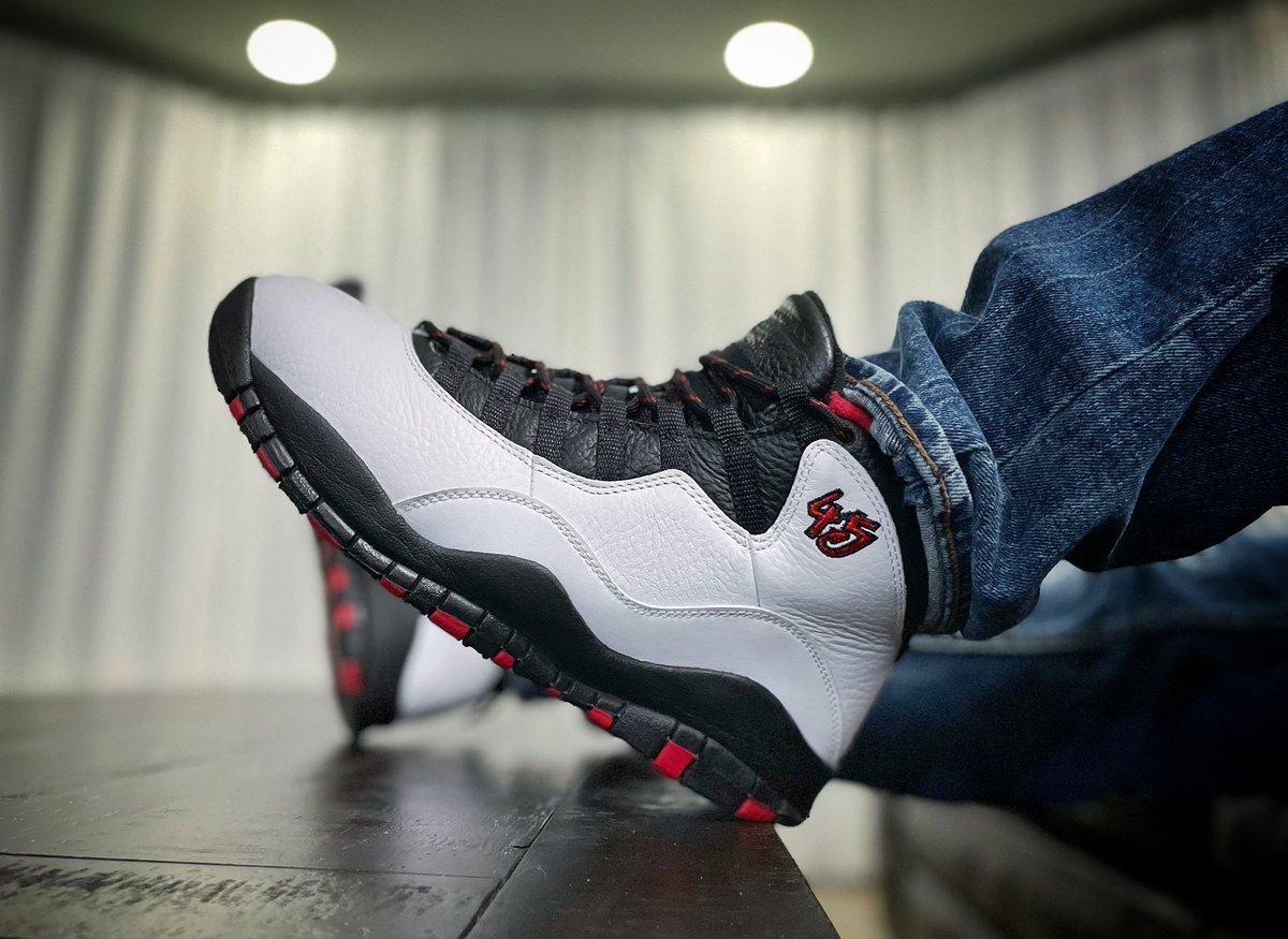 _iVeLL_'s tweet photo. #KOTD #Jordan45 #Chicago10s
Losers lose.
So when we does what we do.
We win, then win again like deja vu.
Then we win again, like MJ, Three-Peat, then we retreat to waters that's blue.
Young scrappy, that's what grown men do. https://t.co/ApsudGBVGC