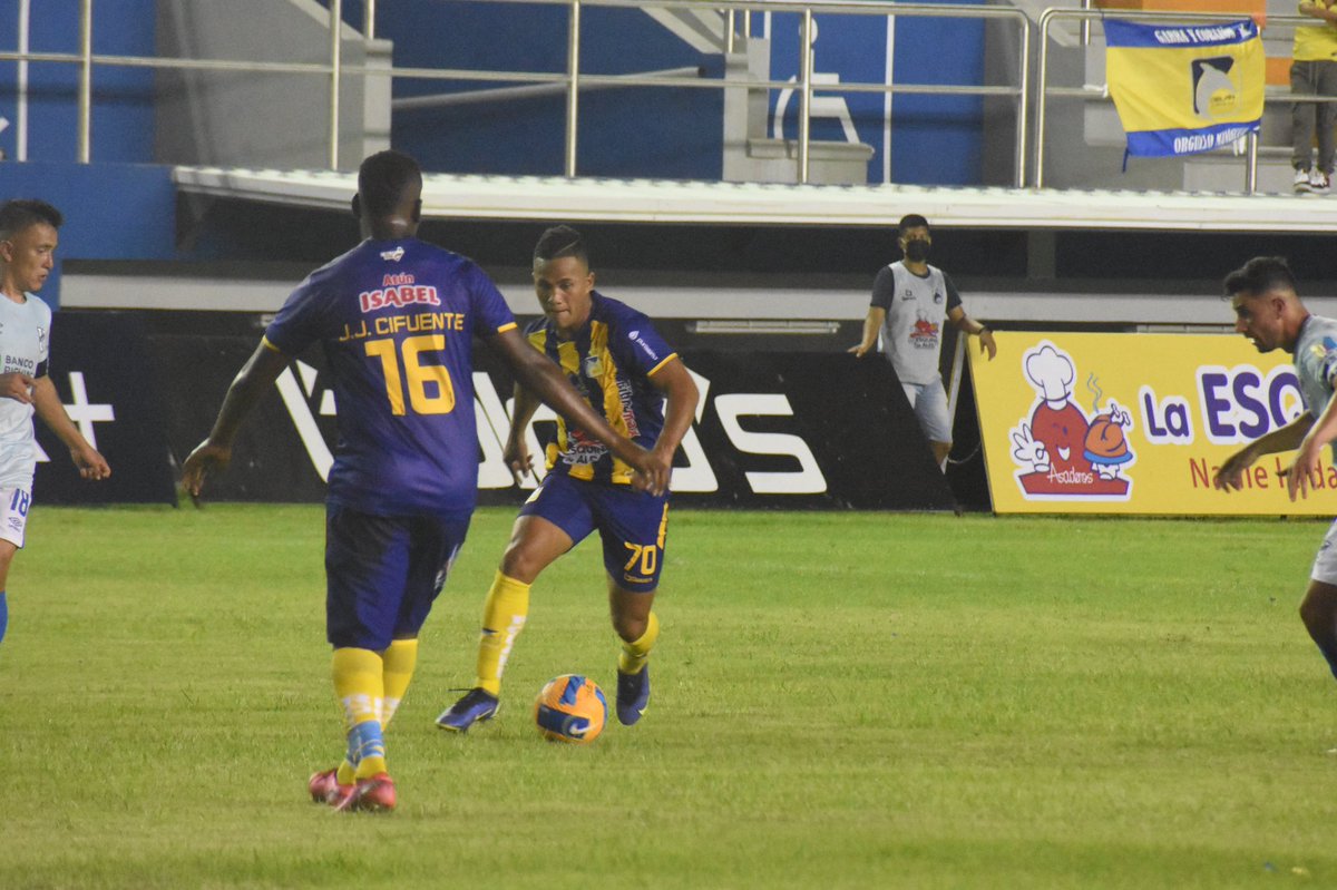 Feliz por el debut Agradecido con Dios por la oportunidad de defender esta institución y estos colores🐬⚽️Lucharemos para conseguir cosas importante que Sea el inicio de un gran año Vamos por más <a href="/DelfinSC/">Delfín Sporting Club</a> ♥️