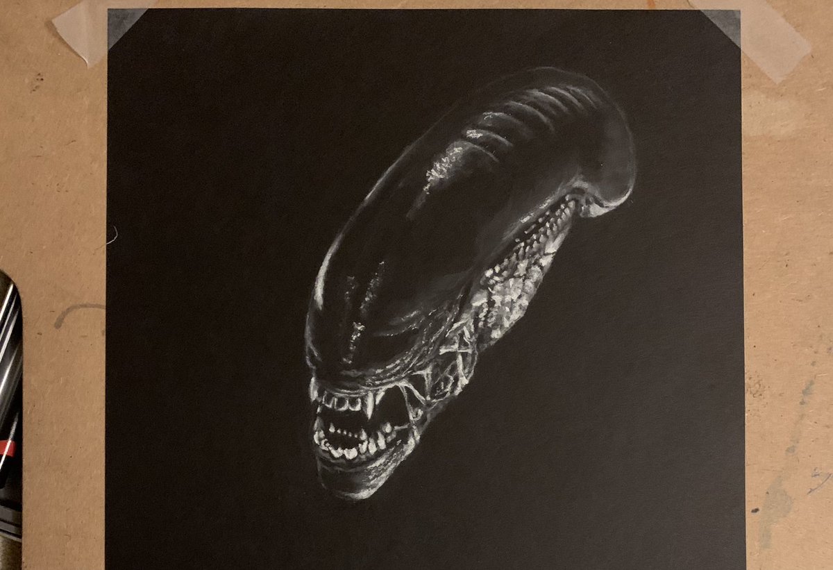 Picked up a charcoal pencil for the first time in 15 months tonight. I’ve missed drawing 😊

#art #ArtistOnTwitter #ActuallyAutistic #drawings #xenomorph #Aliens #scifi
