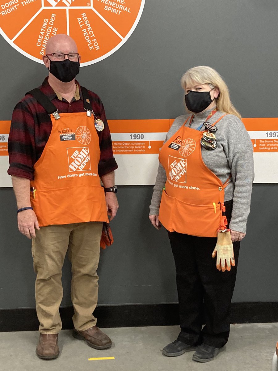 Congratulations to our new CXMs at 8412 in Clayton, Wesley and Kim!!!!!! We’re so excited for you both! Great things ahead for these two. @wesleycopelan @kimberleybeach @cole91960676 @Shanda668 @QuilliamsJaden @THD_Shauna @a42nateangel2